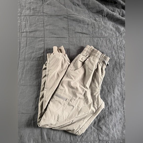 FIGS | Dark Sage Fionlite Scrub Set - Picture 4 of 12